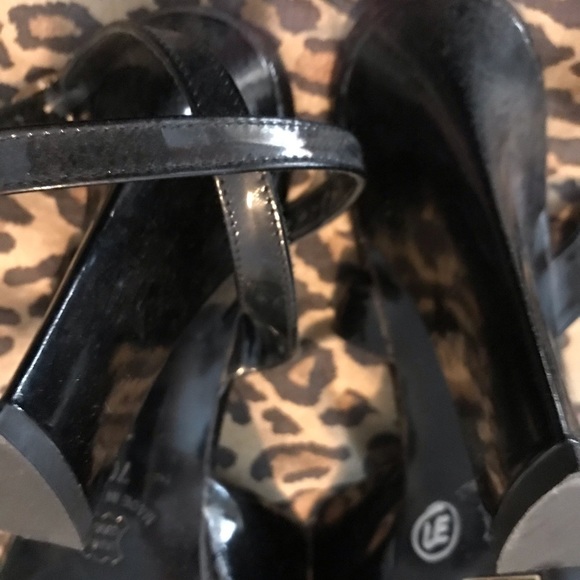 VIA SPIGA size 10 black patent leather ankle strap heels tried on only - Picture 11 of 14